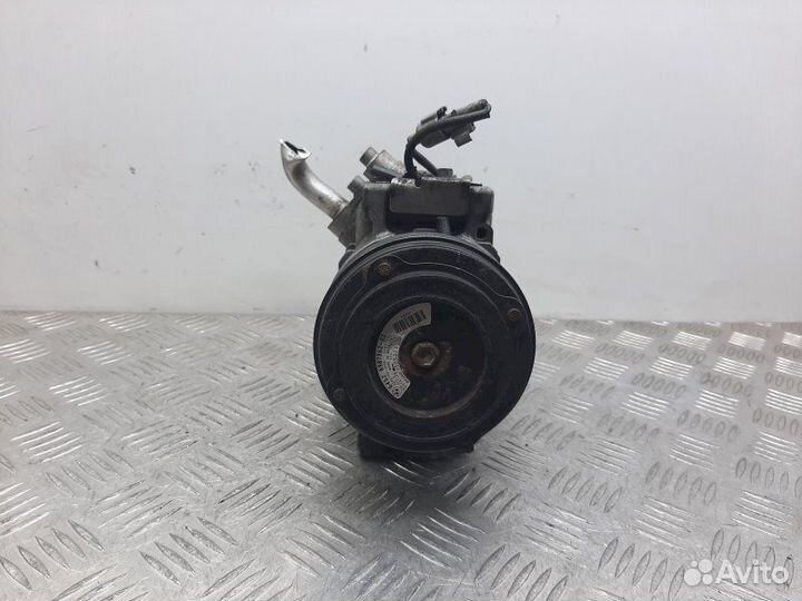 Компрессор системы кондиционирования BMW 1-серия E