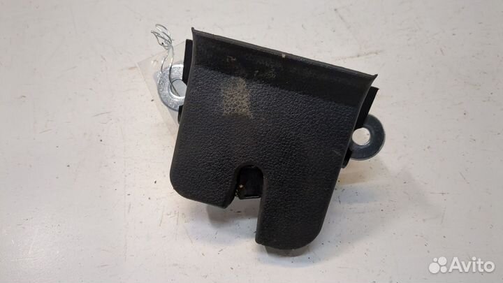 Замок багажника Skoda Yeti