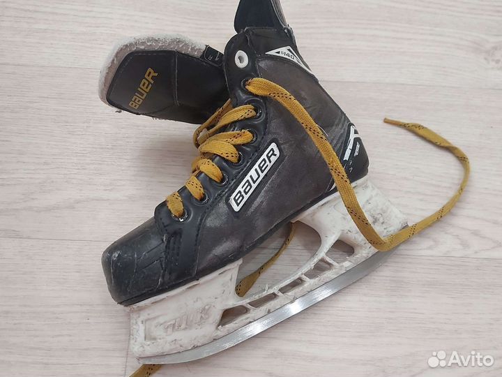 Хоккейные коньки bauer