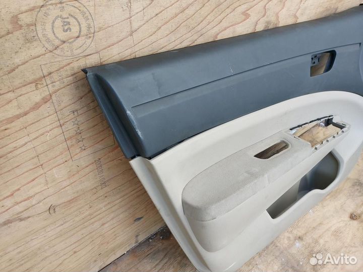 Обшивка двери передней левой Toyota Prius 2 2005