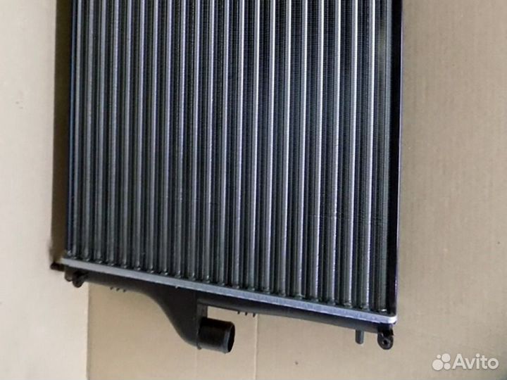 Радиатор охлаждения двигателя Рено Дастер 2010-нв