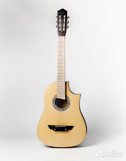 Акустическая гитара с вырезом