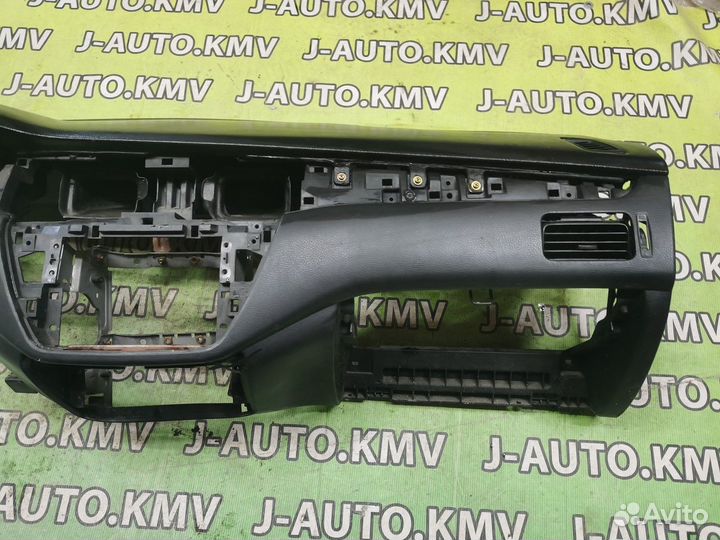 Передняя панель салона Mitsubishi Lancer