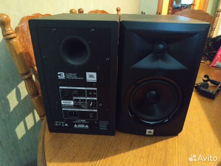 Активный студийный монитор jbl 305