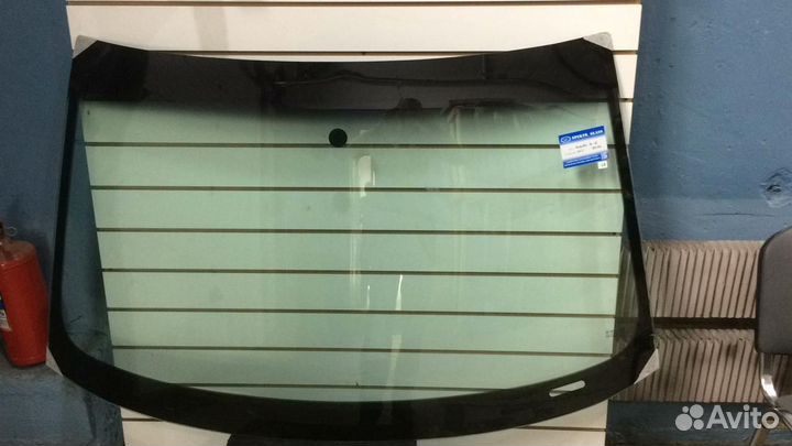 Лобовое стекло Audi a4