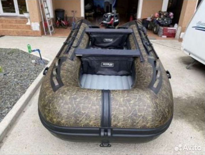 Лодка моторная