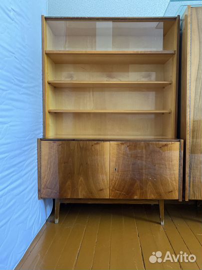 Старинный буфет сервант в идеальном состоянии