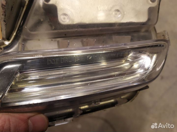 Фара дневного света правая Volvo XC60