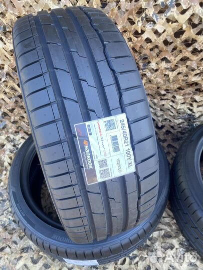 Hankook Ventus S1 Evo 3 K127B 245/40 R21 и 275/35 R21 100Y