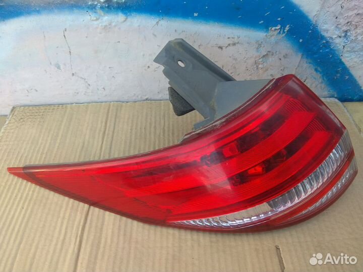 Фонарь задний левый Toyota Estima III (2006—2008)
