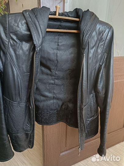 Куртка кожаная женская демисезонная