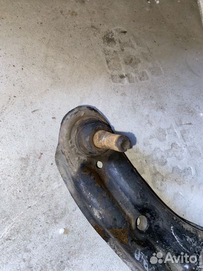 Рычаги пердение нижние пара Nissan Wingroad Y11