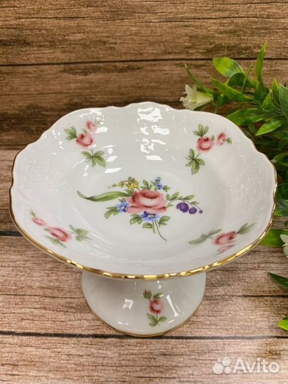 Салатник на ножке 