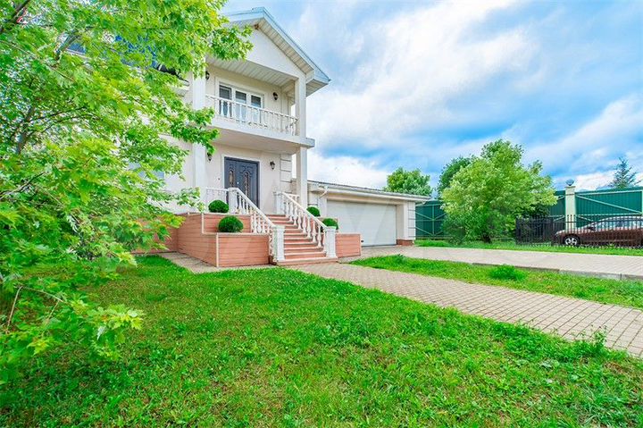 Дом 350 м² на участке 13 сот.