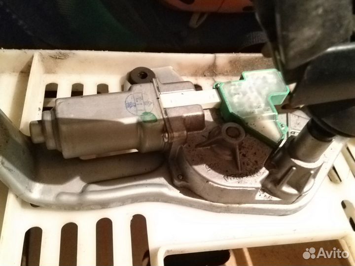 Мотор стеклоочистителя