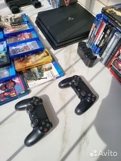 Sony playstation 4 pro 1tb+387 игр+2 джостика