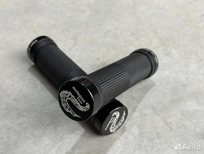 Грипсы Octopus Lock-On с фиксаторами