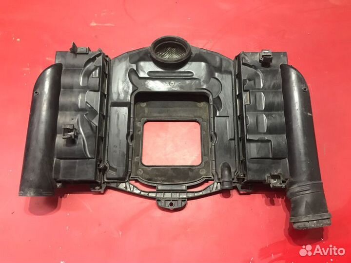 Корпус воздушного фильтра Mercedes Benz S-Class