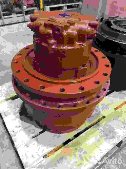 Редуктор хода c мотором JCB305