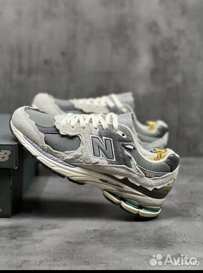 New Balance 2002R