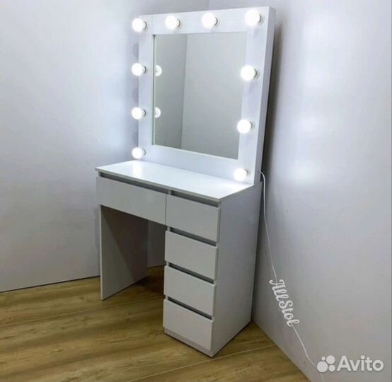 Туалетный столик Гримерное зеркало