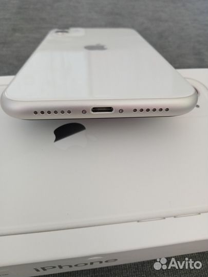 iPhone 11, 128 ГБ