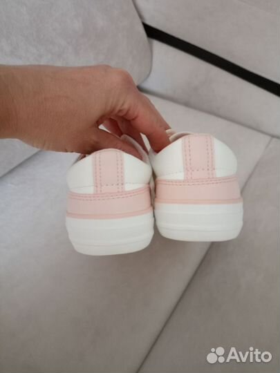 Кеды новые для девочки р 35