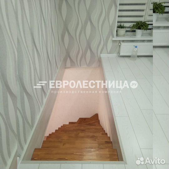 Лестница на металлическом каркасе