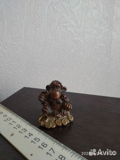 Статуэтки из бронзы