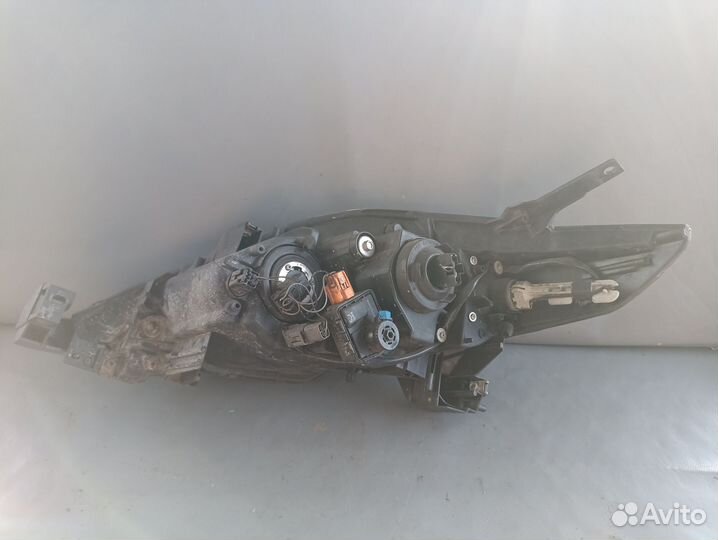 Фара Mazda 5 второе поколение