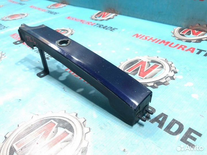 Планка под фару левая Isuzu Bighorn UBS25DW 6VD1