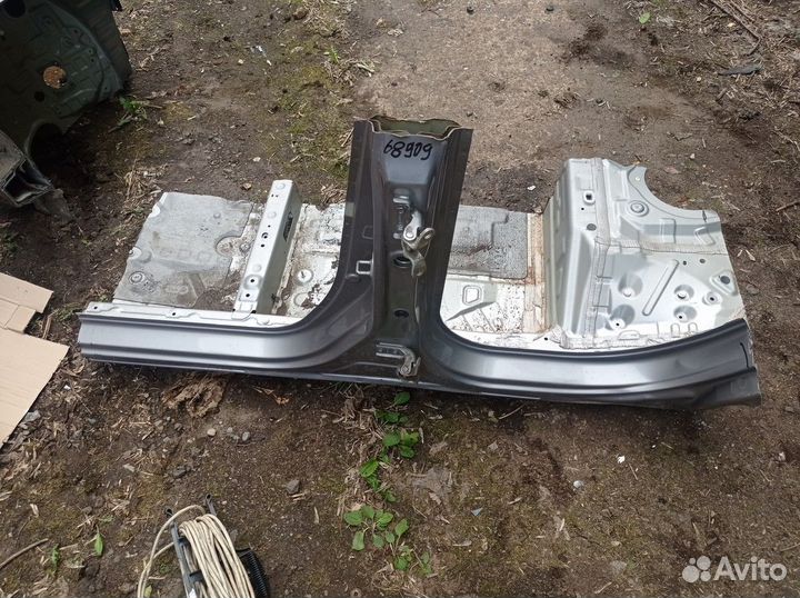 Порог левый с центральной стойкой (Haval F7)