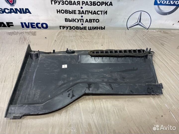 Накладка Mercedes-Benz