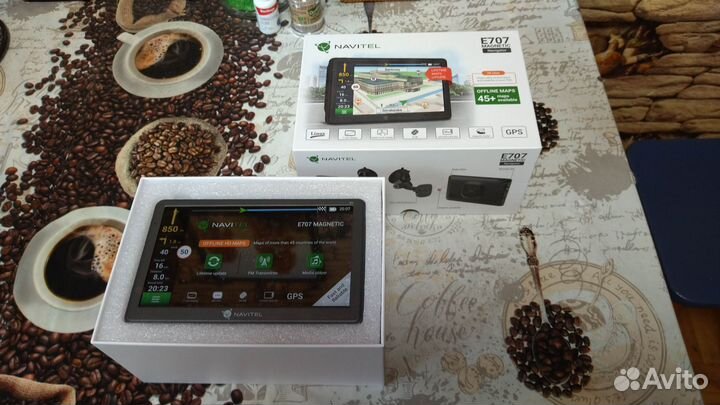 Автомобильный навигатор navitel E707 magnetic