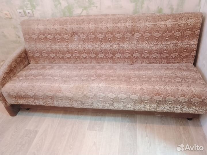 Диван книжка