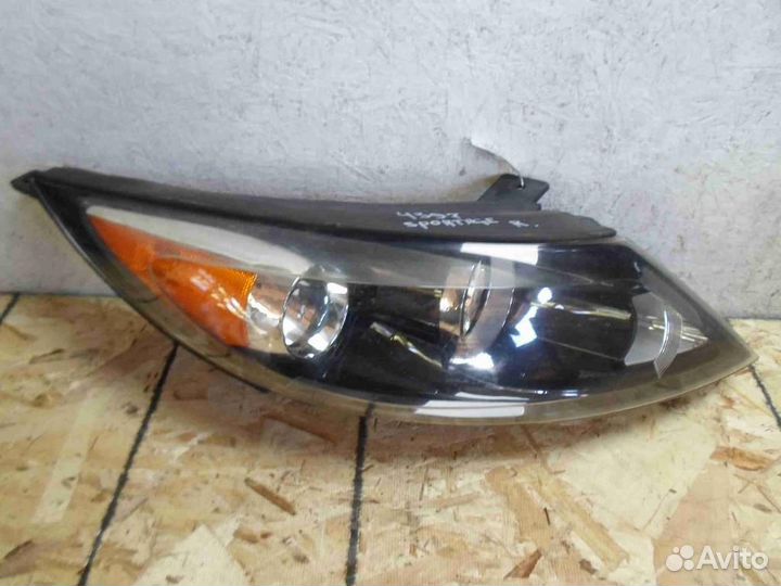 Фара правая Kia Sportage