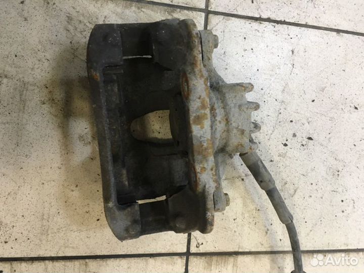 Суппорт тормозной передний левый Peugeot 3008