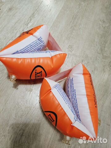 Надувной нарукавник для плавания