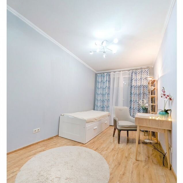 Комната в 3-к., 1/12 эт.