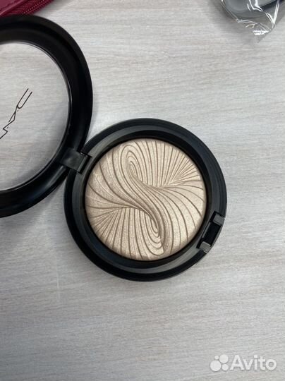 MAC Лимитированный набор для макияжа Хайлайтер