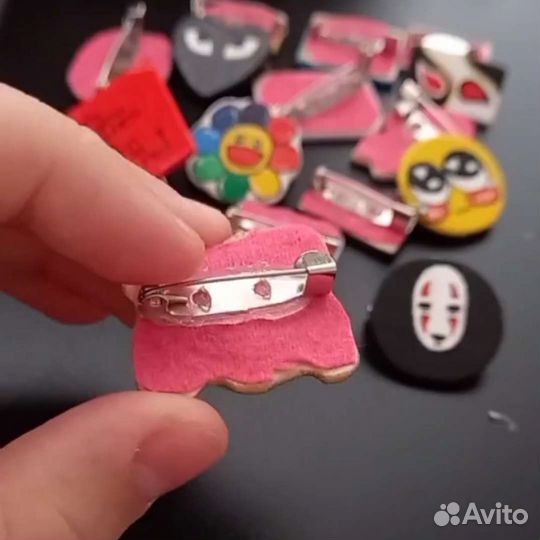 Деревянные значки