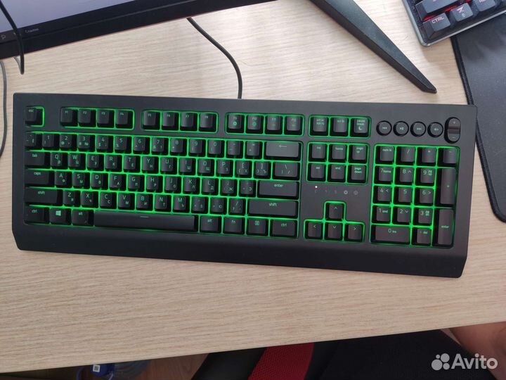 Игровая клавиатура razer