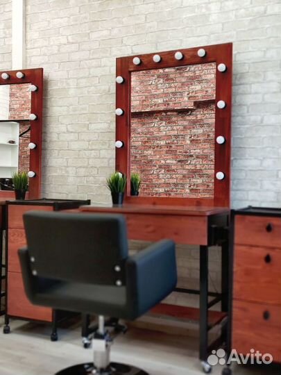 Аренда парикмахерского кресла / визажной стойки