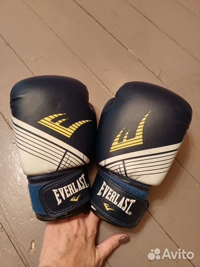 Боксерские перчатки everlast 19