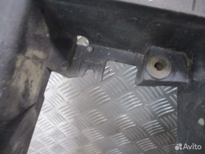 Корпус фары левый Iveco 9608800590