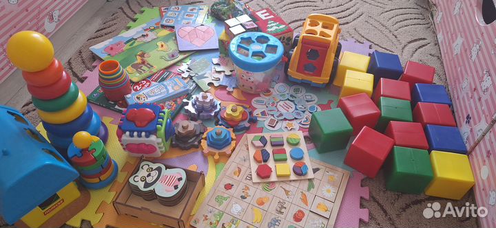 Развивающие игрушки пакетом