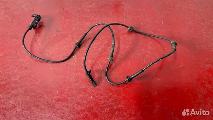 Датчик ABS передний правый Nissan Skyline V36 2.5