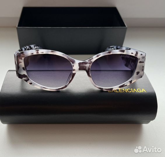 Солнцезащитные очки balenciaga