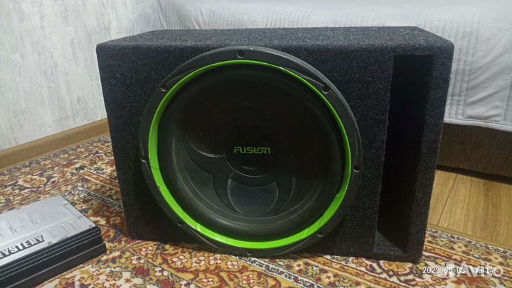 Автомобильный сабвуфер, усилитель