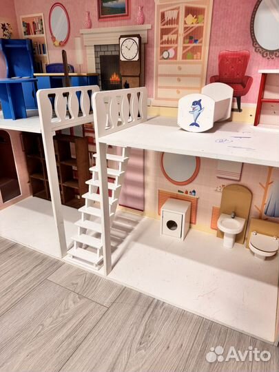 Большой кукольный домик